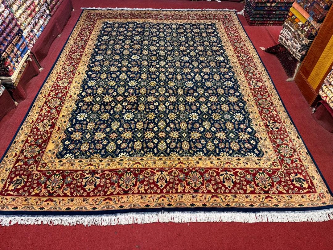 Luxurious Hand-Knotted Persian Heriz-Inspired Area Rug - Timeless Floral Elegance