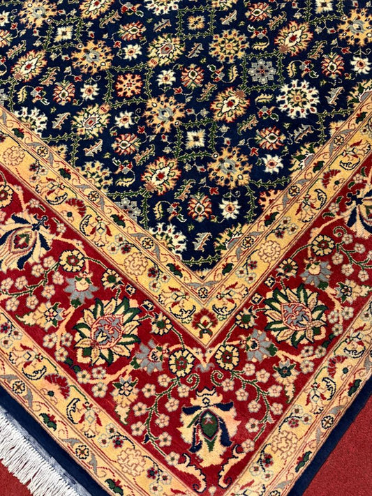 Luxurious Hand-Knotted Persian Heriz-Inspired Area Rug - Timeless Floral Elegance